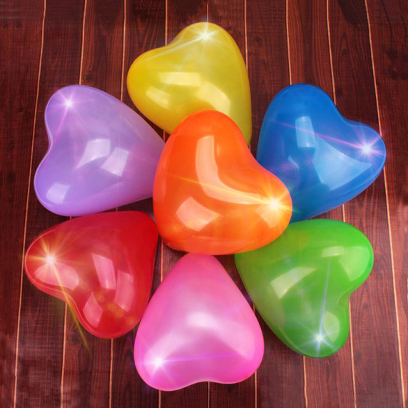 Latexový balónik v tvare srdca s LED diódou 25 cm Aga4Kids - mix farieb